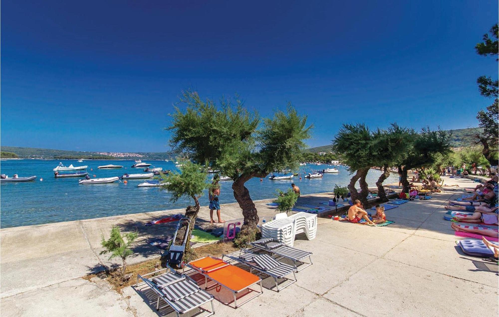 Gorgeous Apartment In Krk With Wifi Punat Exterior photo