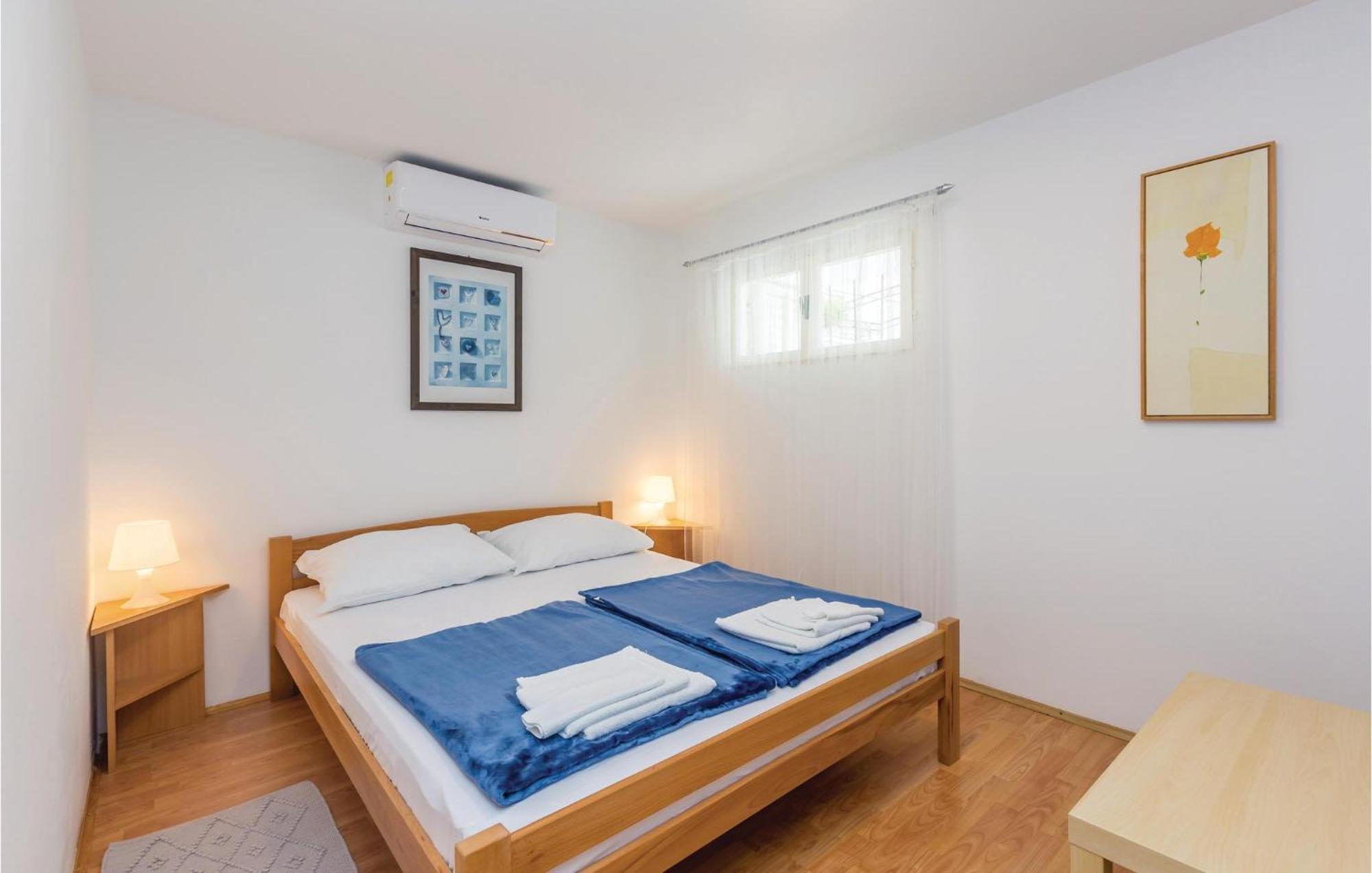 Gorgeous Apartment In Krk With Wifi Punat Exterior photo
