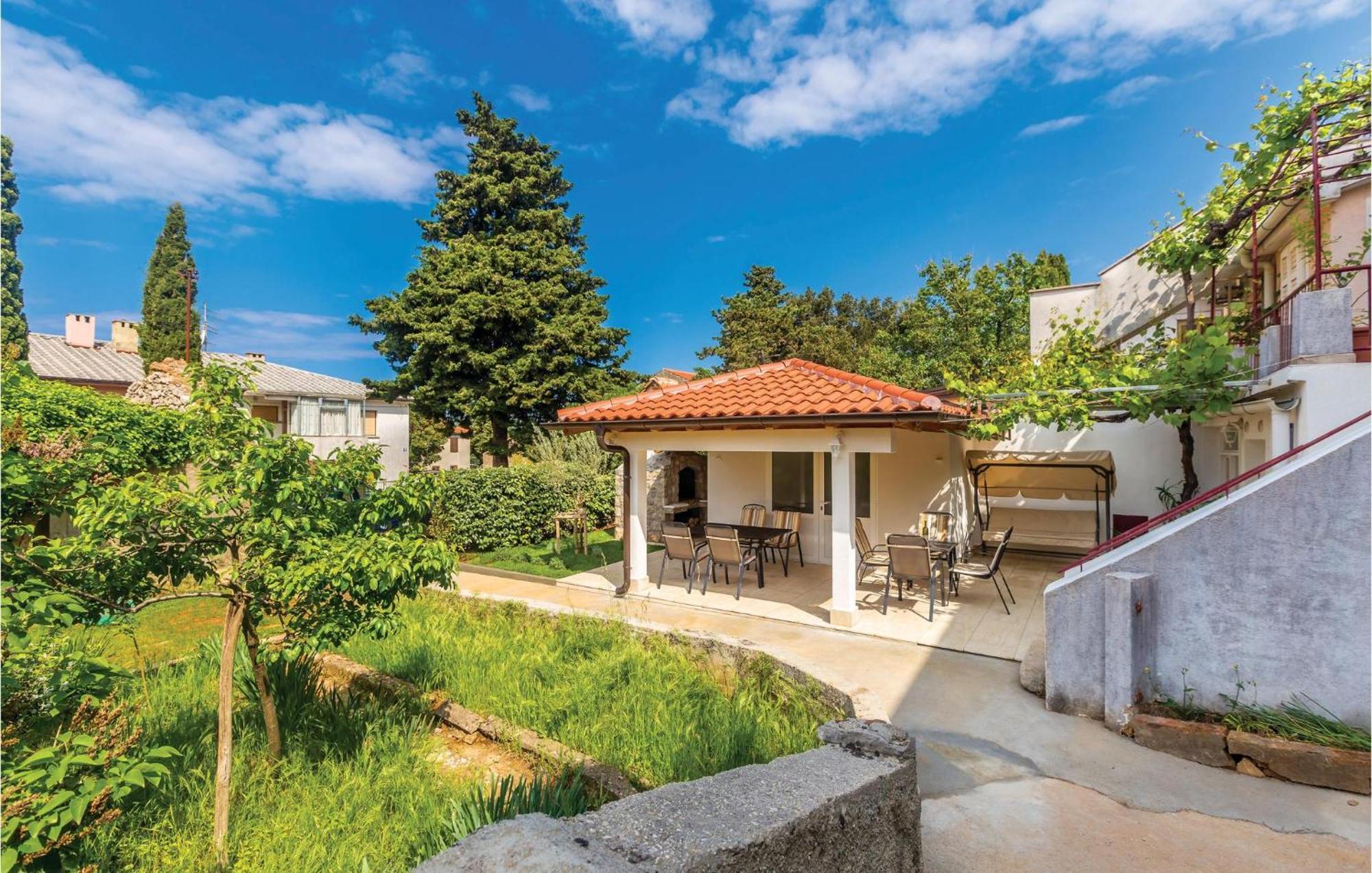 Gorgeous Apartment In Krk With Wifi Punat Exterior photo