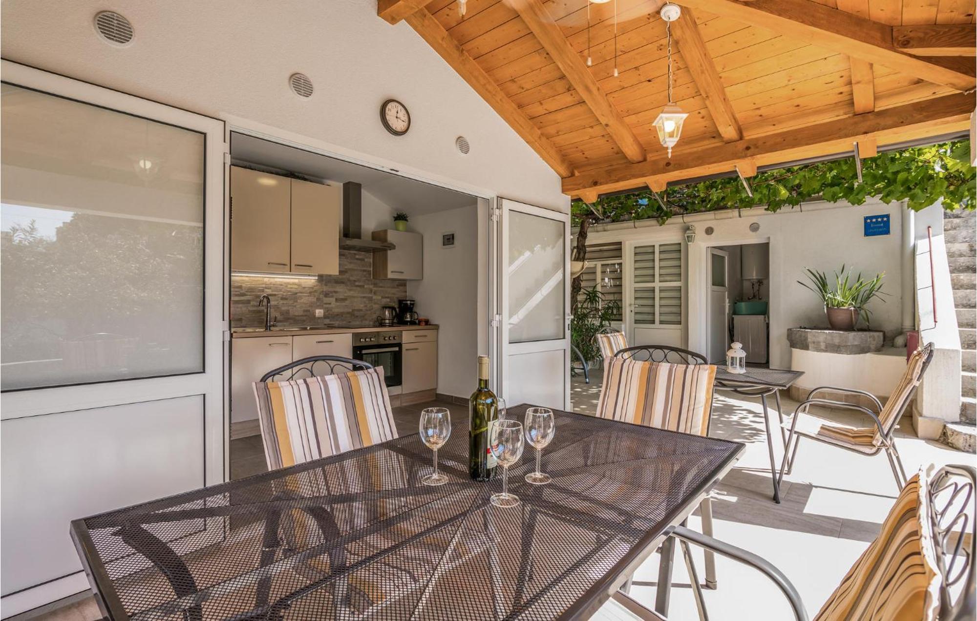 Gorgeous Apartment In Krk With Wifi Punat Exterior photo