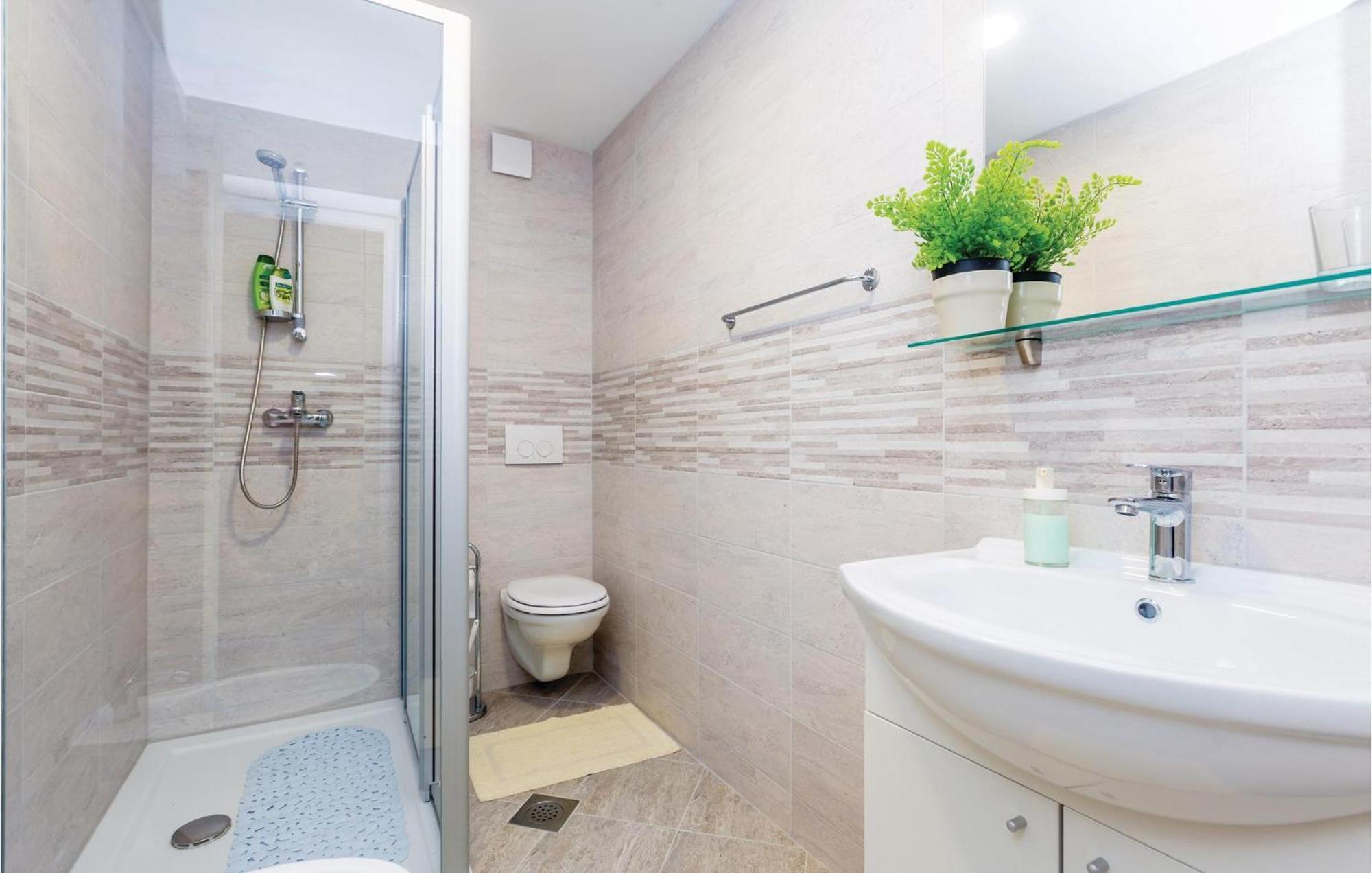 Gorgeous Apartment In Krk With Wifi Punat Exterior photo